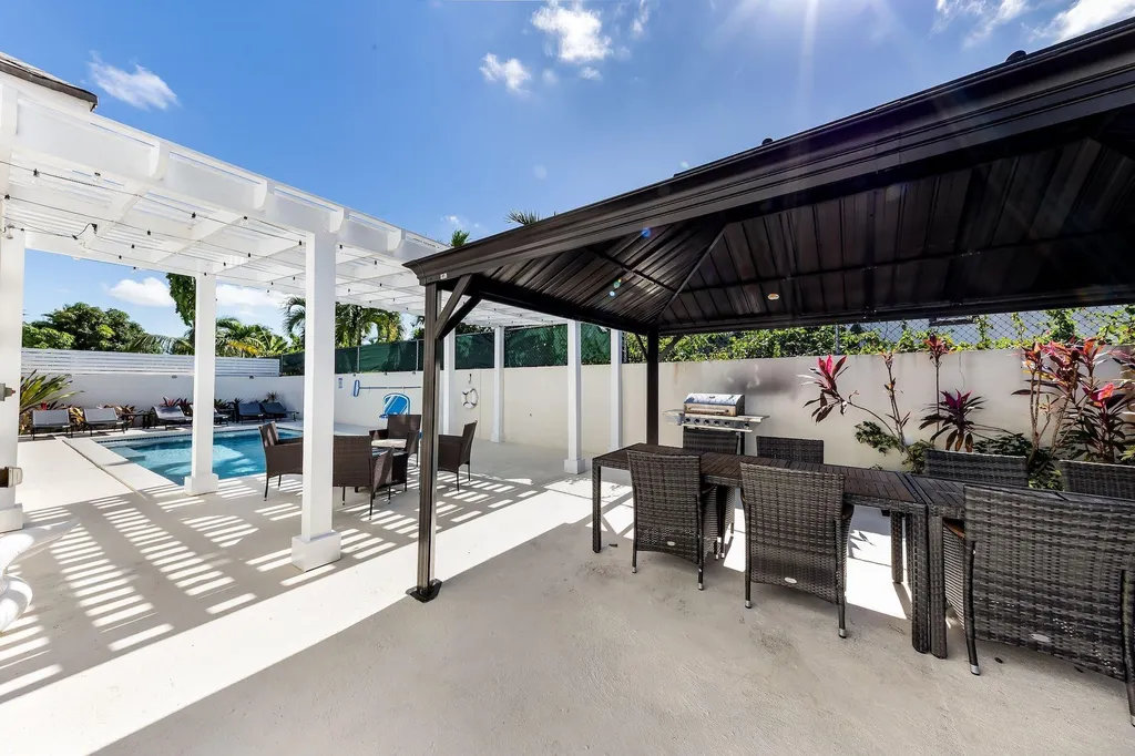 Bayshore 1 & 3, The Grove 1 & 3 New Providence Paradise Island BS