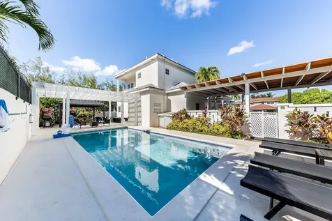 Bayshore 1 & 3, The Grove 1 & 3 New Providence Paradise Island BS