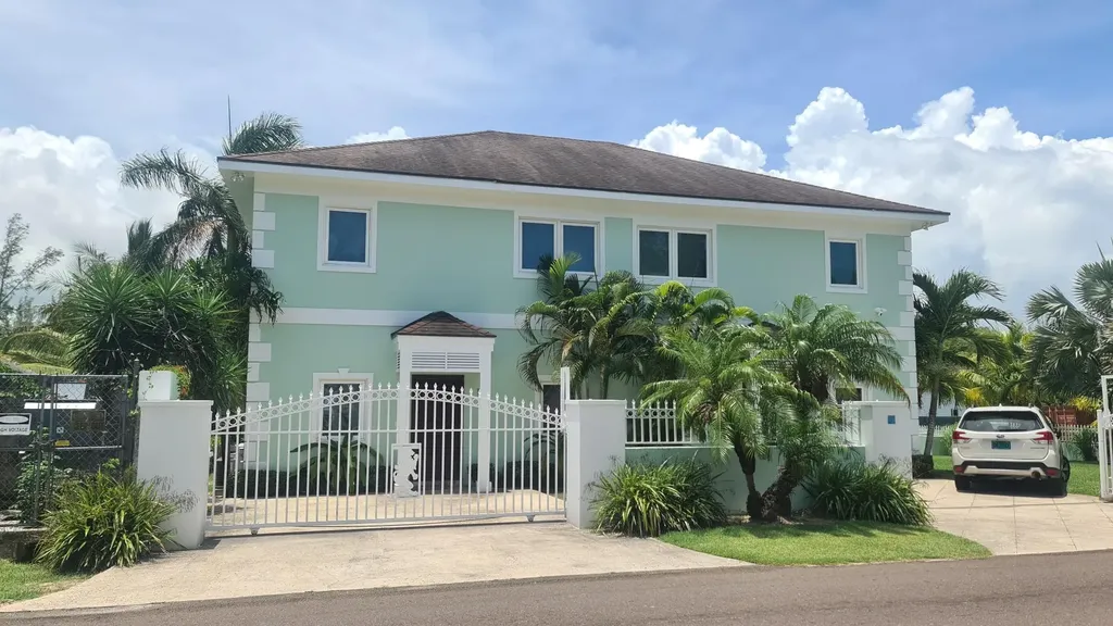 Atlantic Drive & Albury L 1 New Providence Paradise Island BS
