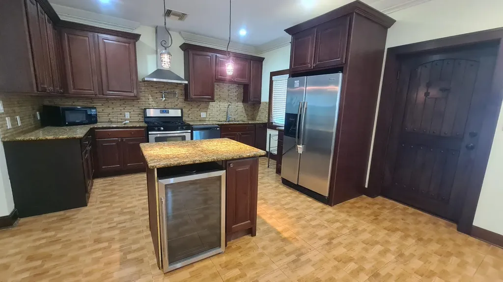 Atlantic Drive & Albury L 1 New Providence Paradise Island BS