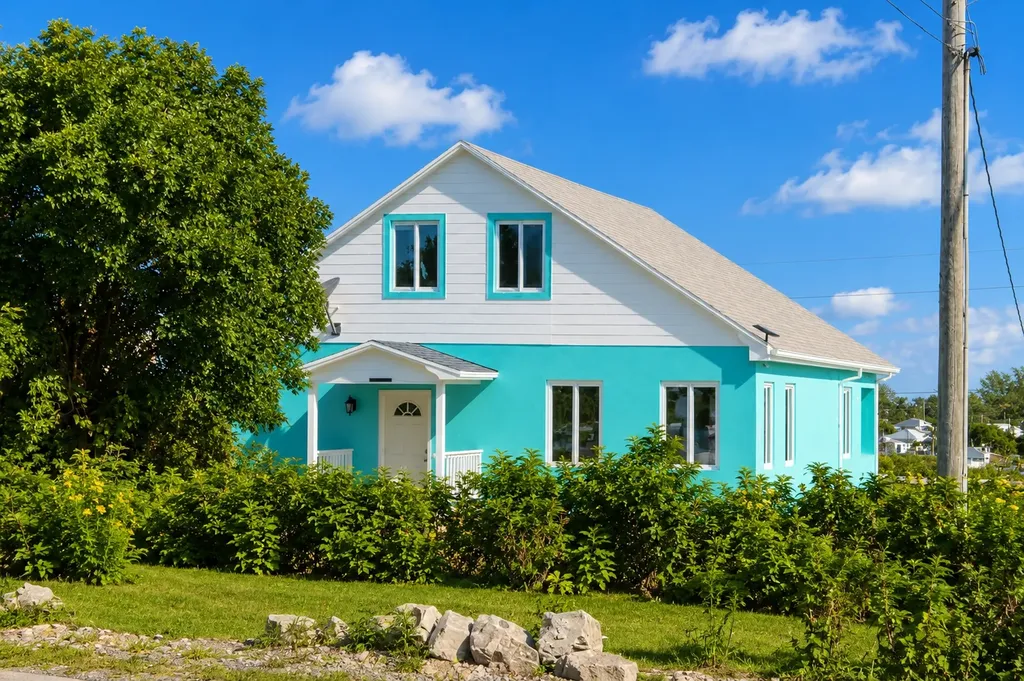 Russell Island Eleuthera BS