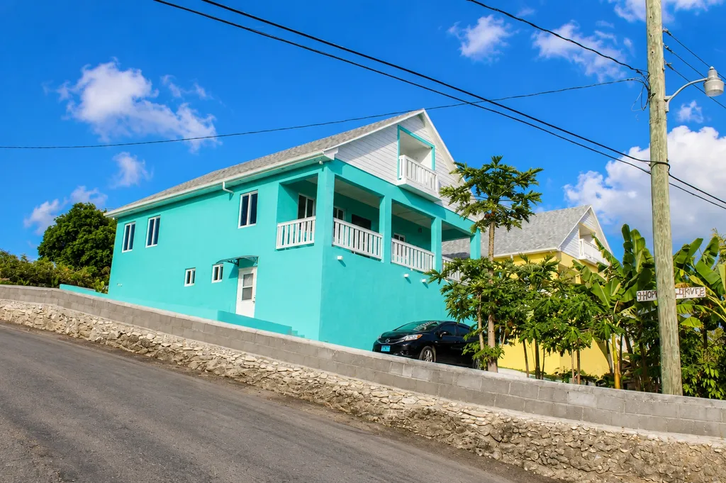 Russell Island Eleuthera BS