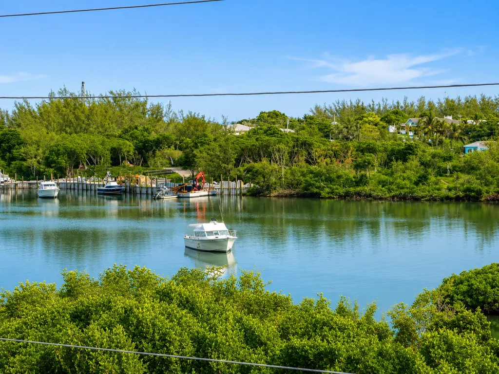 Russell Island Eleuthera BS