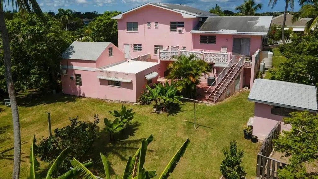#49 Blair Estates New Providence Paradise Island BS
