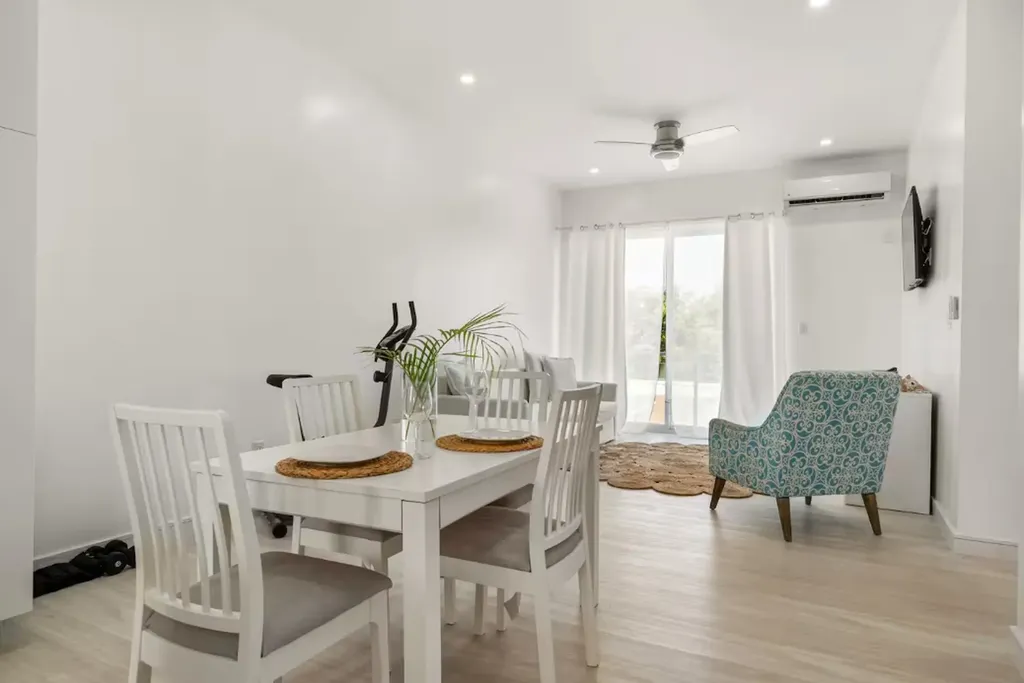 Miramar West, Love Beach New Providence Paradise Island BS