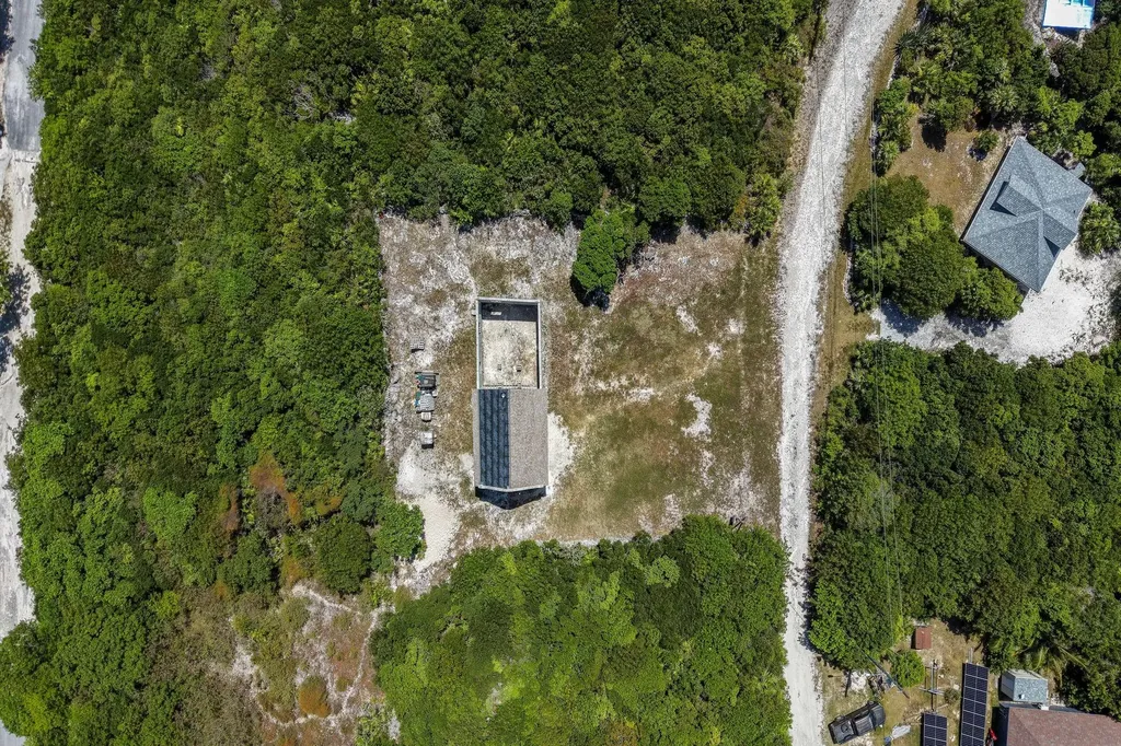 Unfinished Home- Hilltop Eleuthera BS
