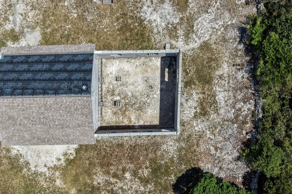 Unfinished Home- Hilltop Eleuthera BS