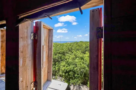 Unfinished Home- Hilltop Eleuthera BS
