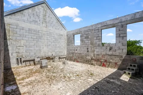 Unfinished Home- Hilltop Eleuthera BS