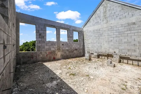 Unfinished Home- Hilltop Eleuthera BS