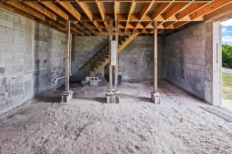 Unfinished Home- Hilltop Eleuthera BS