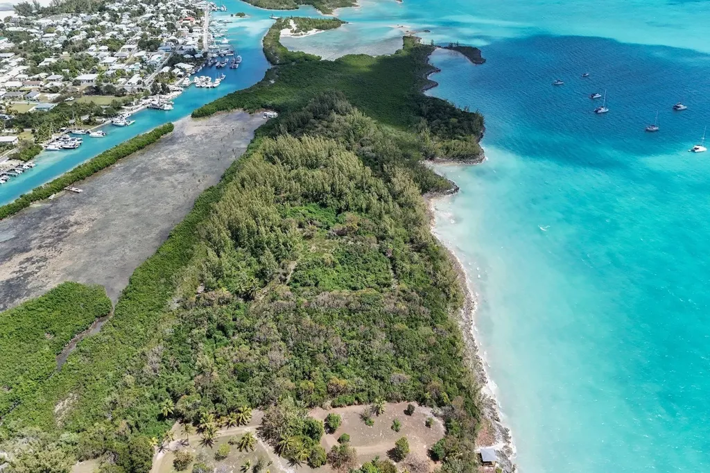 East Russell Island Eleuthera BS
