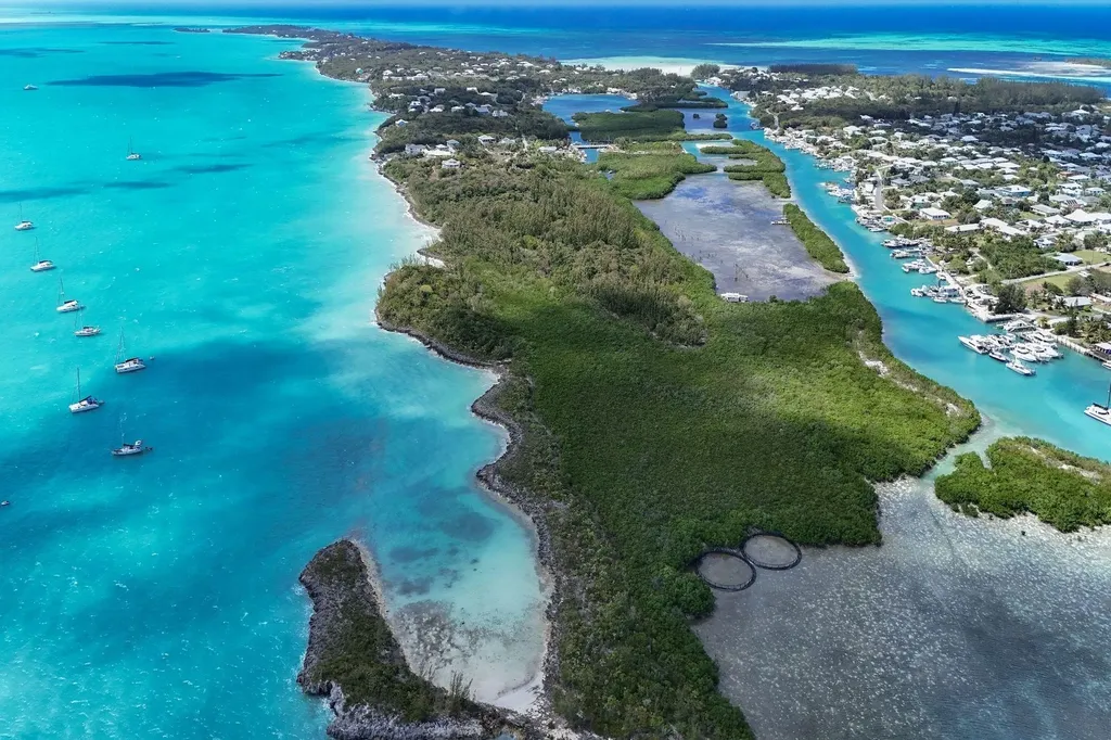 East Russell Island Eleuthera BS