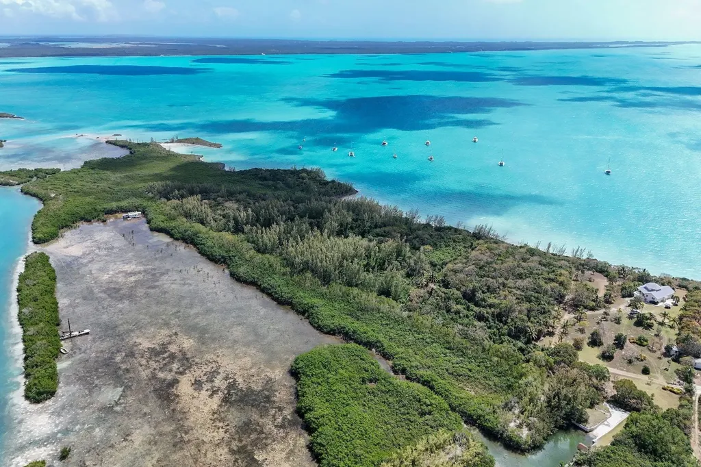 East Russell Island Eleuthera BS