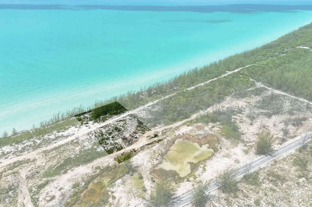 1.04 Acres Glass Window Eleuthera BS