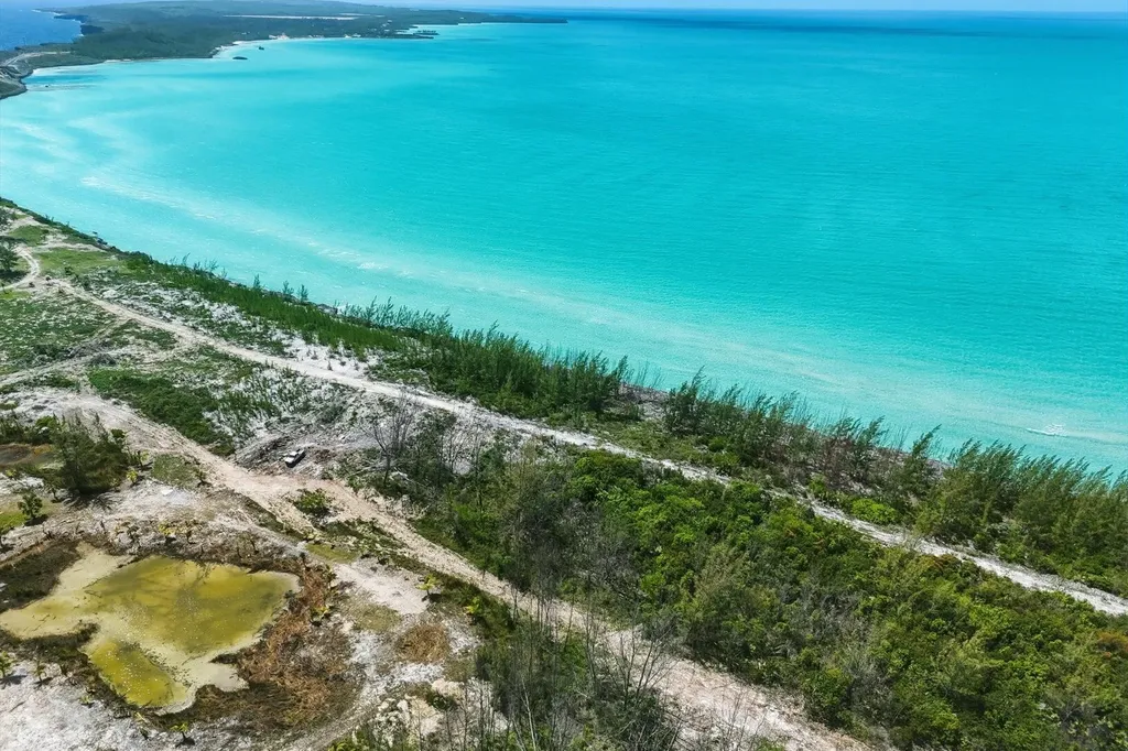 1.04 Acres Glass Window Eleuthera BS