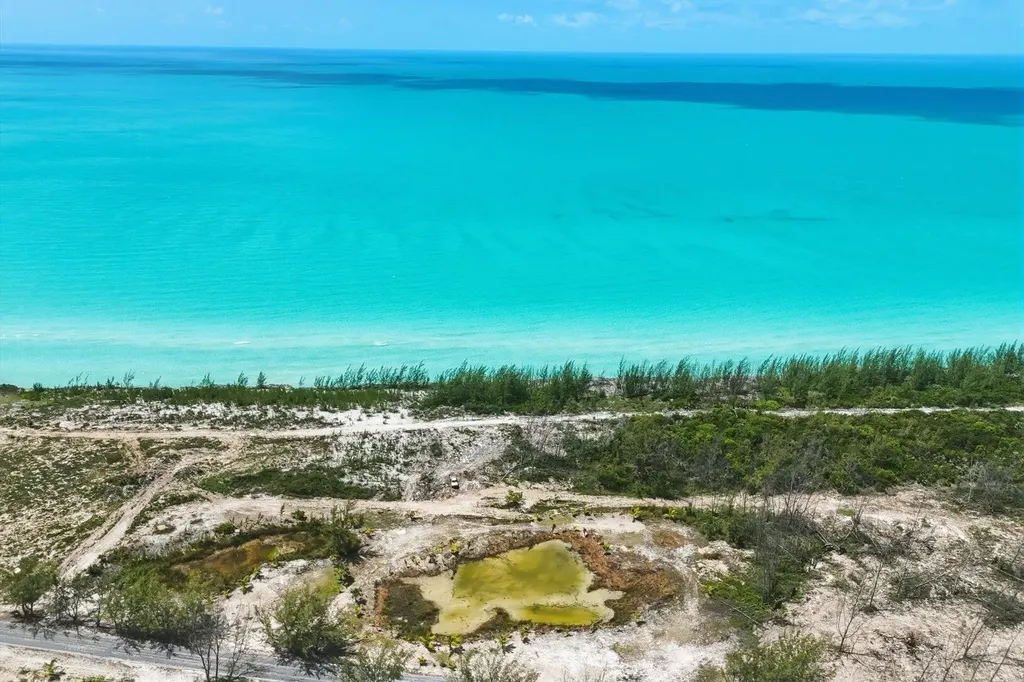 1.04 Acres Glass Window Eleuthera BS