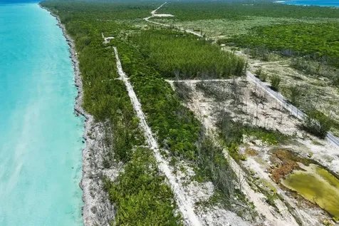 1.04 Acres Glass Window Eleuthera BS