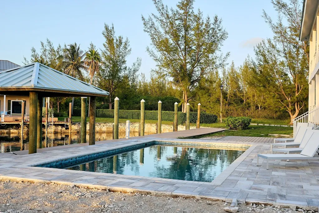 Gardenia Court 48 Grand Bahama Freeport BS