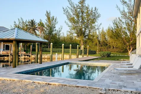 Gardenia Court 48 Grand Bahama Freeport BS