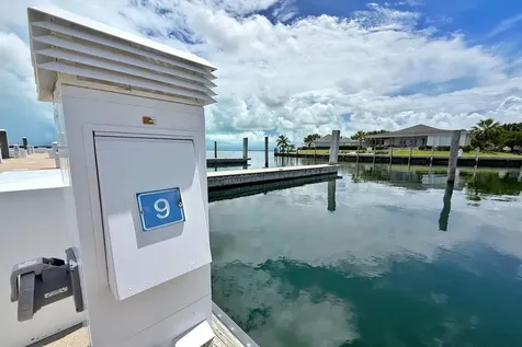 Mega Marina Slip 9 Bimini BS