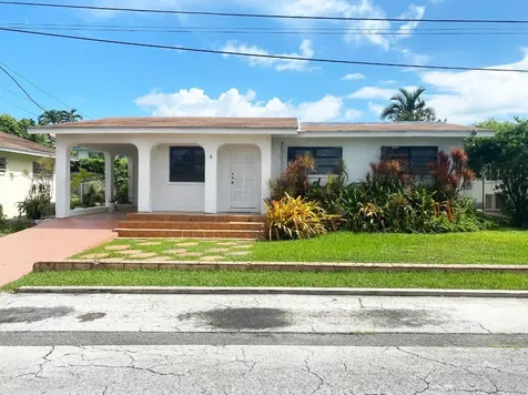 #8 Yonder Road New Providence Paradise Island BS