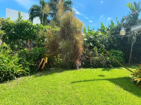 #8 Yonder Road New Providence Paradise Island BS