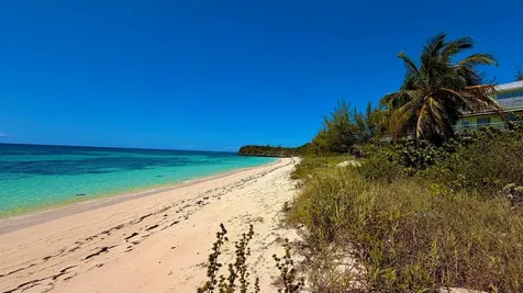 Flamingo Bay Beachfront Cat Island BS