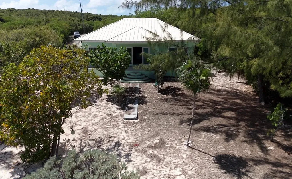 Beachfront Home Port Howe Cat Island BS