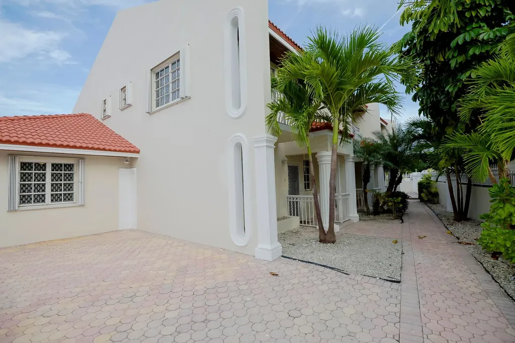 Sea Beach Estates New Providence Paradise Island BS