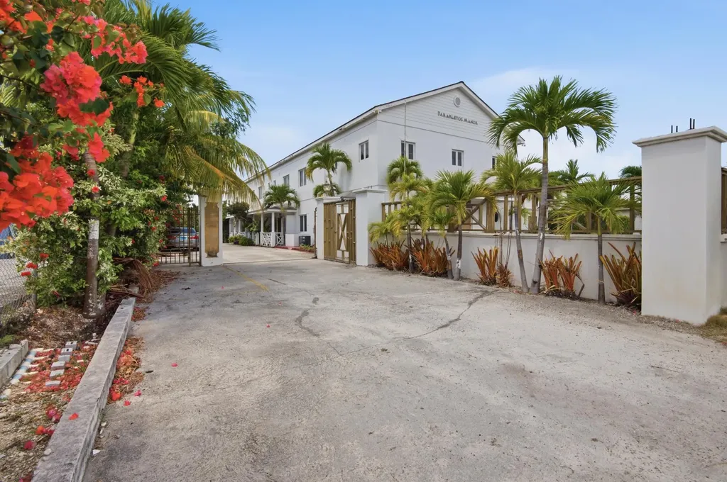 Adelaide Road 6 New Providence Paradise Island BS