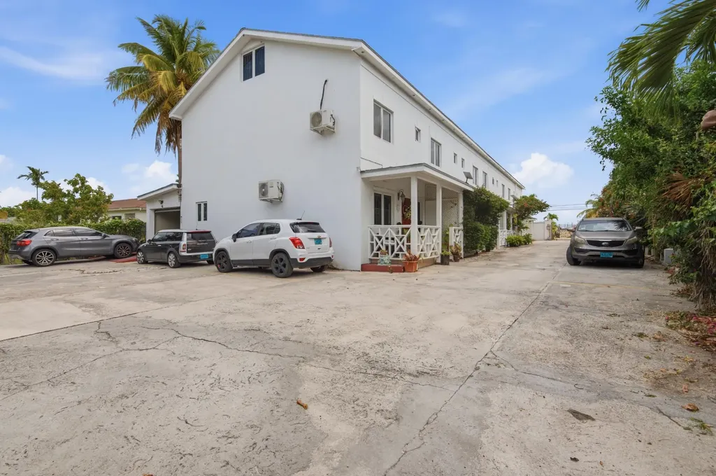 Adelaide Road 6 New Providence Paradise Island BS