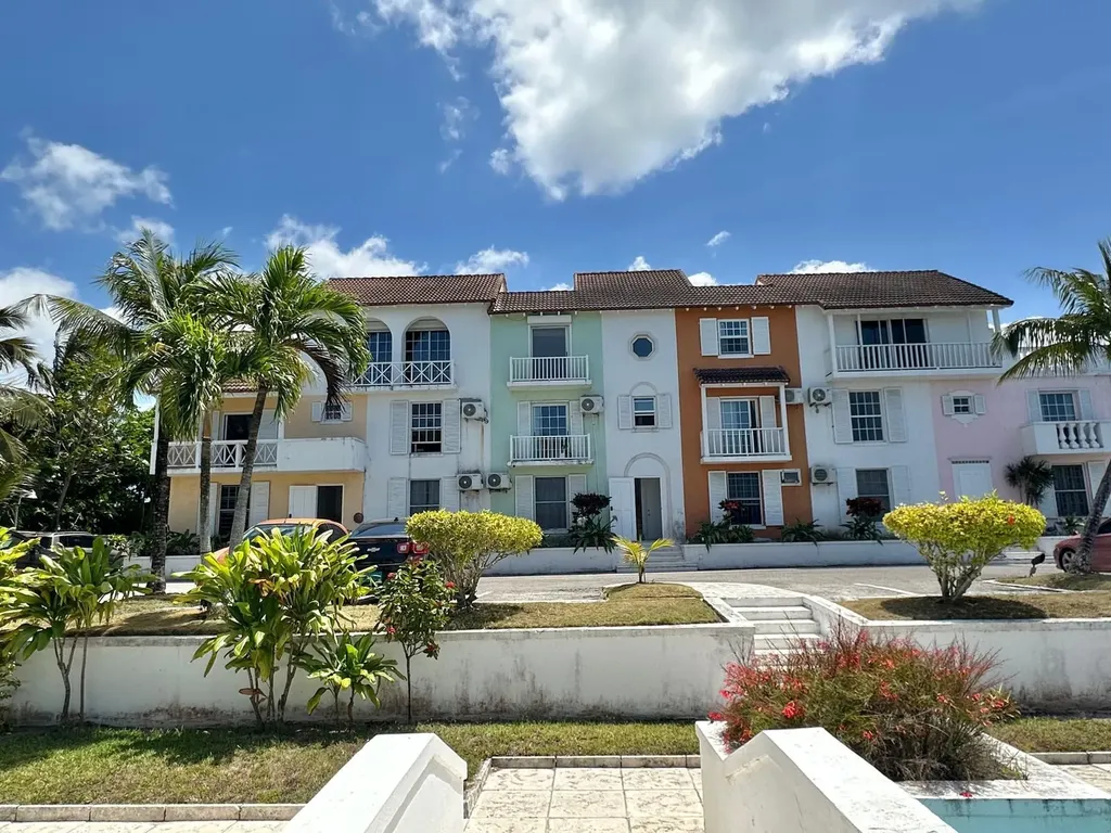 Tip Top New Providence Paradise Island BS