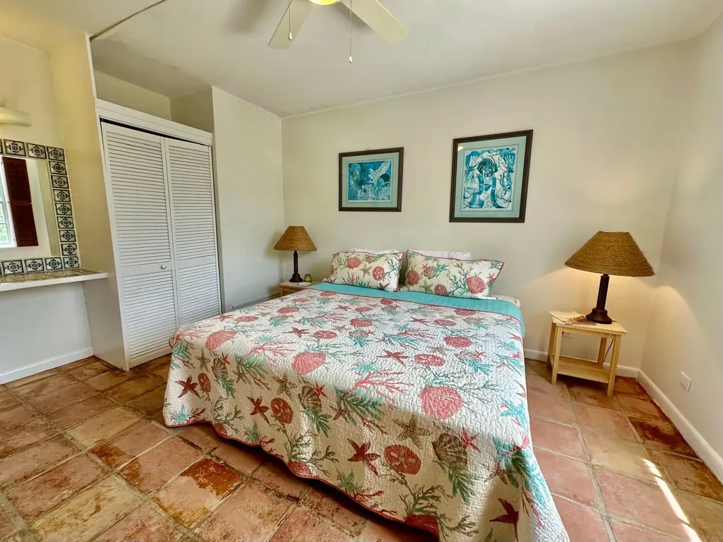 Tip Top New Providence Paradise Island BS