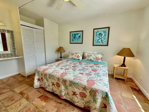 Tip Top New Providence Paradise Island BS
