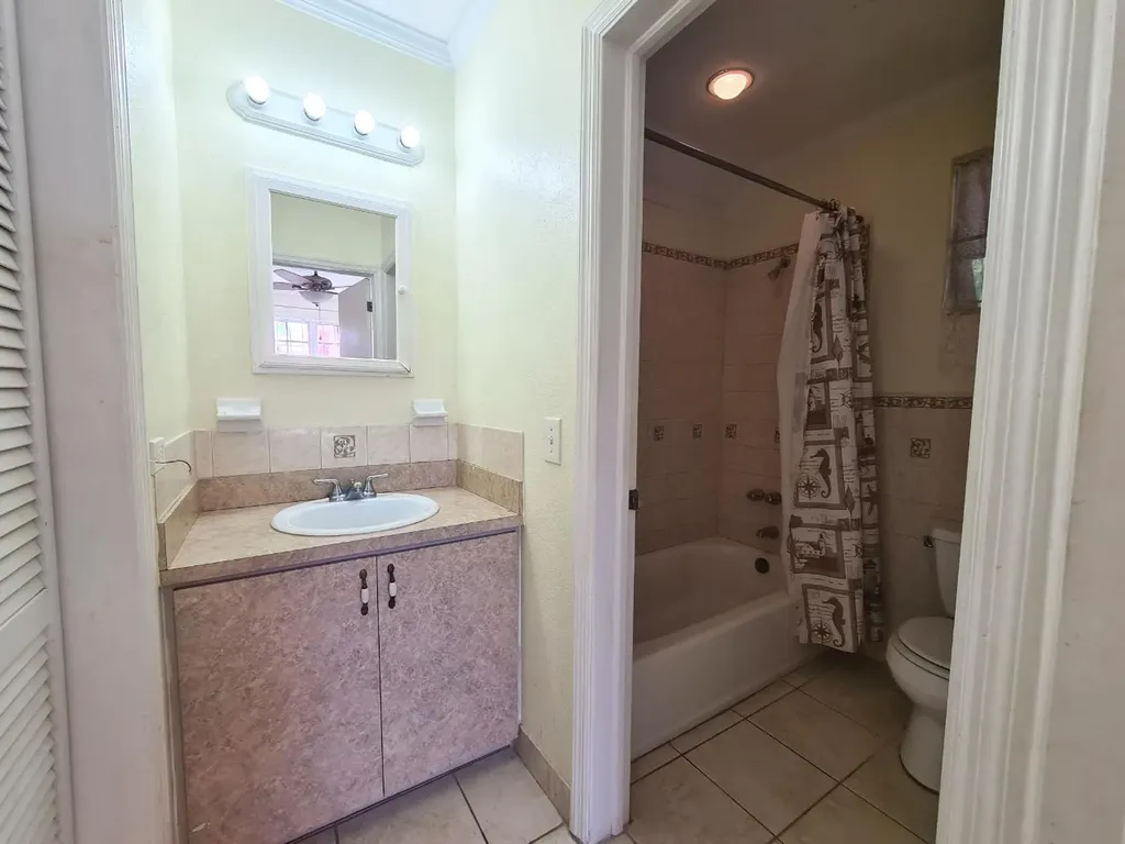 Seabeach Boulevard New Providence Paradise Island BS
