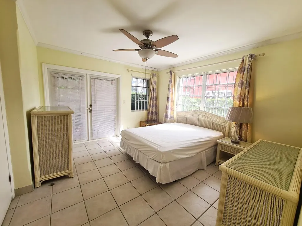 Seabeach Boulevard New Providence Paradise Island BS