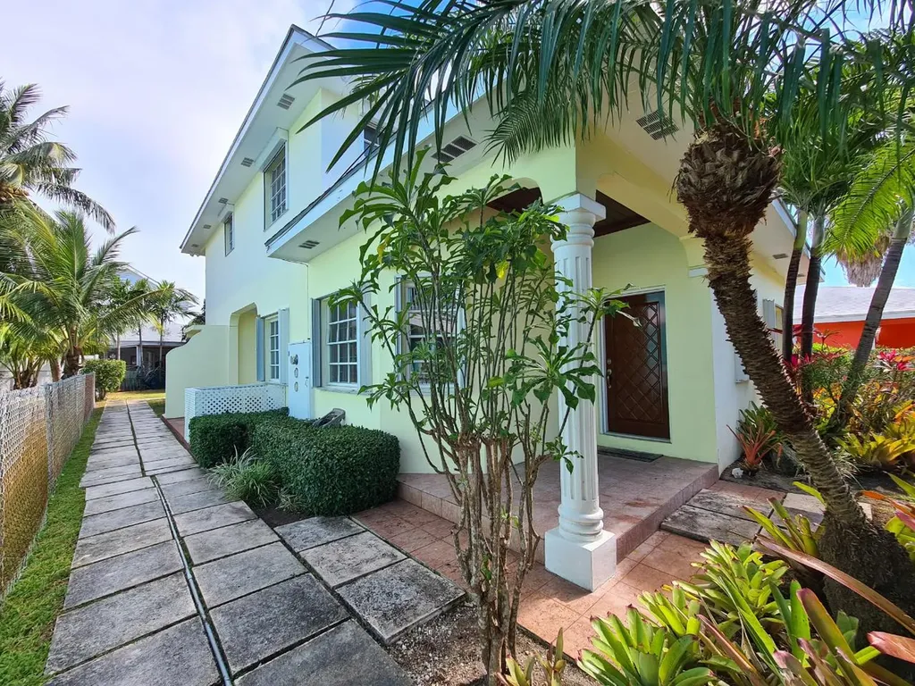 Seabeach Boulevard New Providence Paradise Island BS