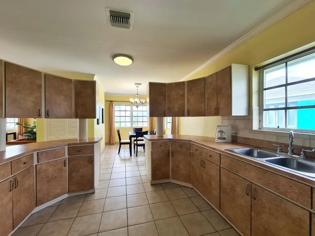 Seabeach Boulevard New Providence Paradise Island BS