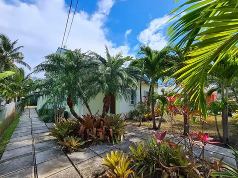 Seabeach Boulevard New Providence Paradise Island BS