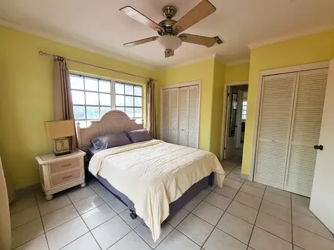 Seabeach Boulevard New Providence Paradise Island BS