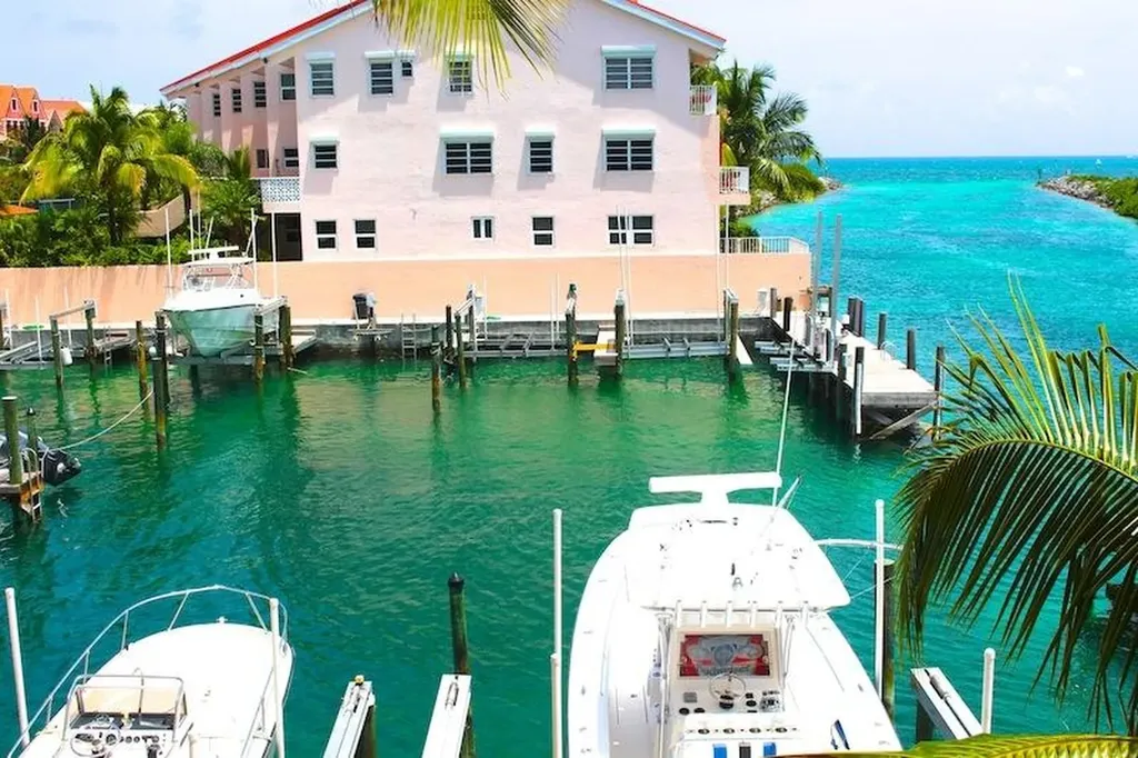 Jolly Roger Drive Grand Bahama Freeport BS