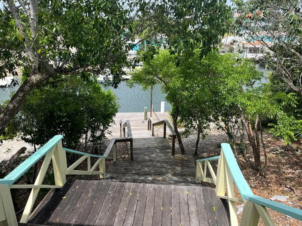 Blackbeards Place Berry Islands BS