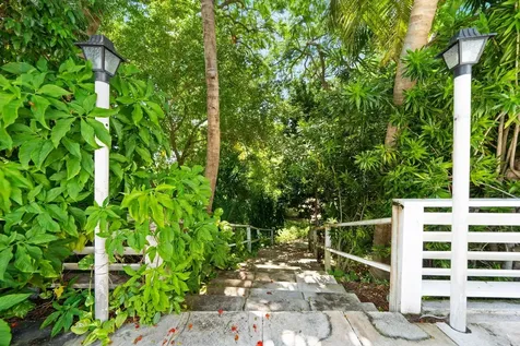 Eastern Road New Providence Paradise Island BS