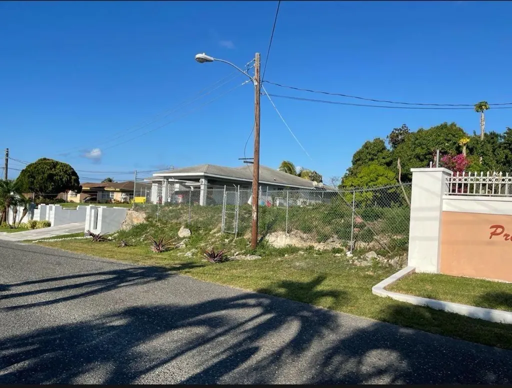 Blue Hill Heights 104 New Providence Paradise Island BS
