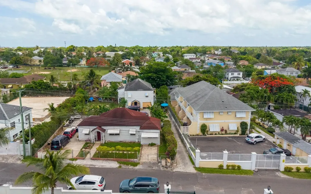 Ivanhoe Road Duplex New Providence Paradise Island BS