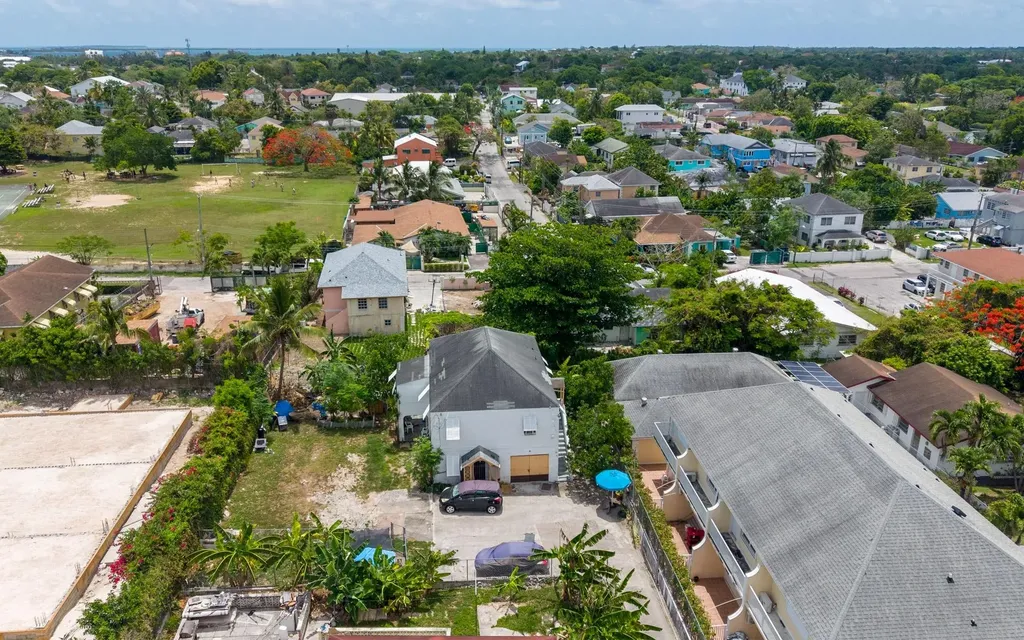 Ivanhoe Road Duplex New Providence Paradise Island BS