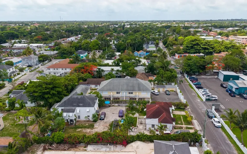 Ivanhoe Road Duplex New Providence Paradise Island BS