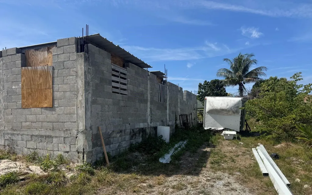 East Pine Street Grand Bahama Freeport BS