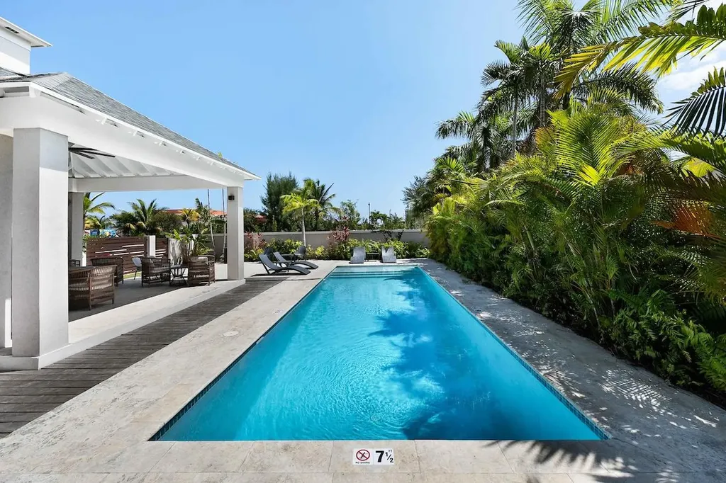Coconut Cove Rental New Providence Paradise Island BS